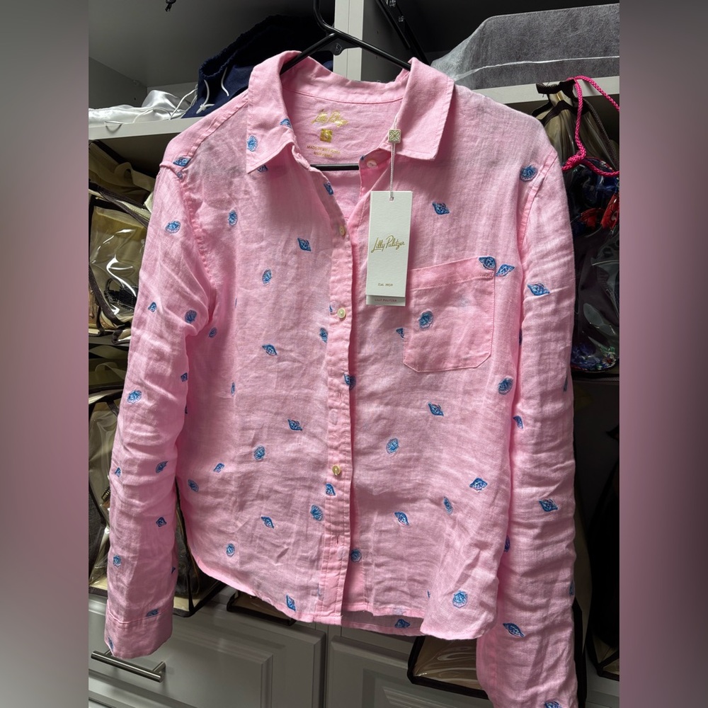 LILLY PULITZER CORALYNN BUTTON DOWN CONCH SHELL PINK
GONE SHELLIN EMBROIDER S